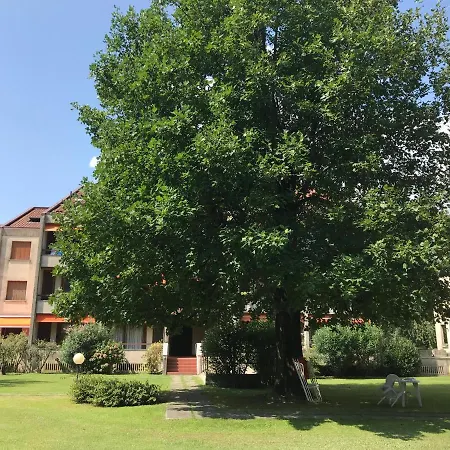 Appartement Monolocale Sul Lago Con Piscina *
