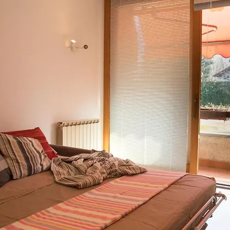 Monolocale Sul Lago Con Piscina Appartement *