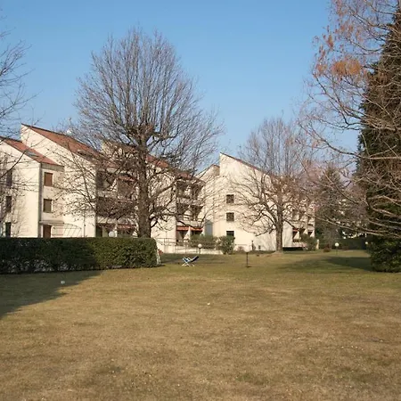 Monolocale Sul Lago Con Piscina Appartement *
