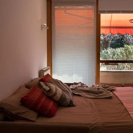 Monolocale Sul Lago Con Piscina Appartement *